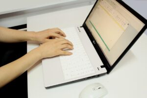 鹿児島の介護職でキャリアパスについて相談できるスクールはどこ？